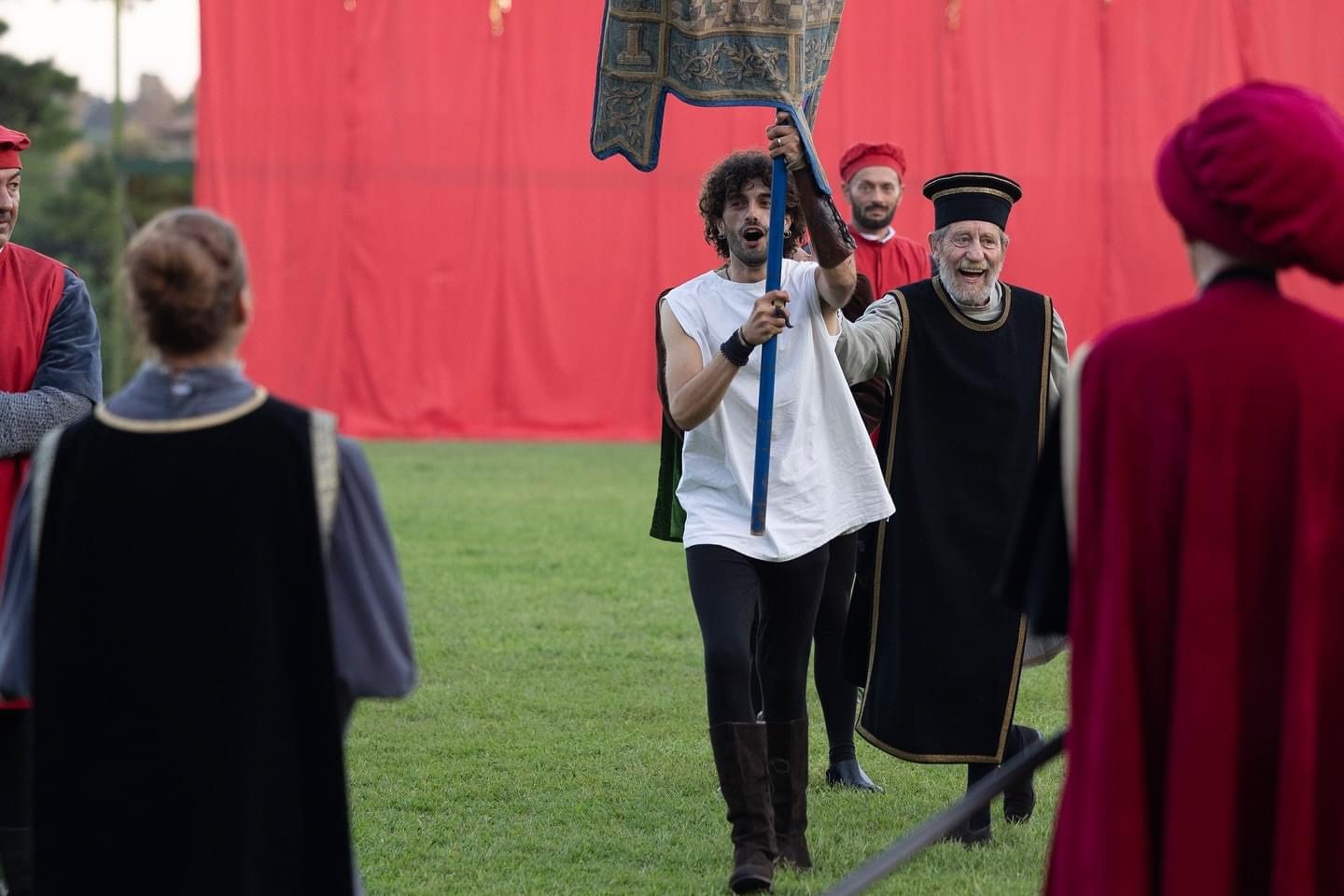 Presentation of the banner